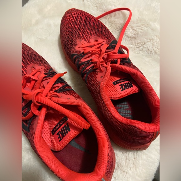Nike Air Zoom Winflo 5 Bright crimson men’s shoe - Picture 4 of 6